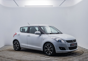 Подержанный автомобиль Suzuki Swift Hatchback 2011 года (3 фото)