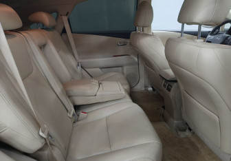 Подержанный автомобиль Lexus RX 2011 года (12 фото)