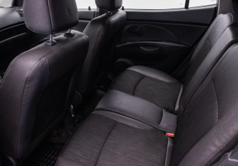 Подержанный автомобиль Kia Picanto 2010 года (11 фото)