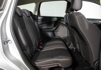 Подержанный автомобиль Ford Kuga 2017 года (10 фото)