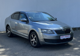 Подержанный автомобиль Skoda Octavia Liftback 2013 года (3 фото)