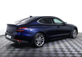 Подержанный автомобиль Genesis G70 2021 года (5 фото)