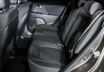 Подержанный автомобиль Kia Sportage 2012 года (13 фото)