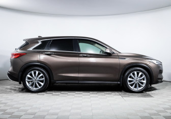 Подержанный автомобиль Infiniti QX50 2019 года (4 фото)