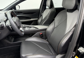 Подержанный автомобиль Changan UNI-V 2023 года (10 фото)