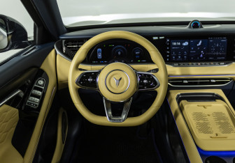 Подержанный автомобиль Voyah Free 2023 года (11 фото)