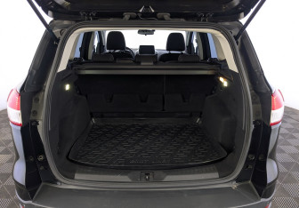 Подержанный автомобиль Ford Kuga 2015 года (10 фото)