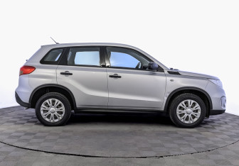 Подержанный автомобиль Suzuki Vitara 2016 года (4 фото)