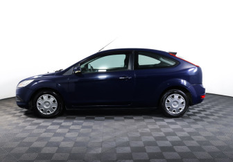 Подержанный автомобиль Ford Focus Hatchback 2010 года (8 фото)