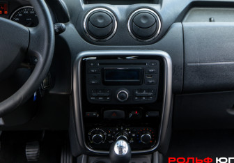 Подержанный автомобиль Renault Duster 2012 года (12 фото)