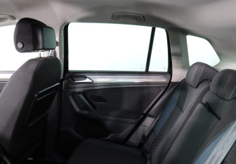 Подержанный автомобиль Volkswagen Tiguan 2019 года (12 фото)
