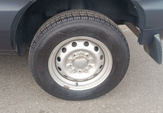 Подержанный автомобиль Chevrolet Niva 2008 года (13 фото)