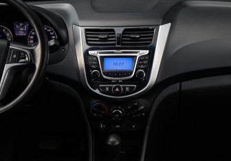 Подержанный автомобиль Hyundai Solaris Sedan 2013 года (12 фото)