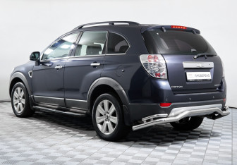 Подержанный автомобиль Chevrolet Captiva 2008 года (7 фото)
