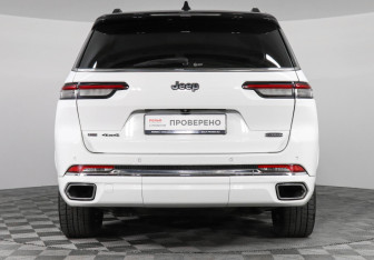 Подержанный автомобиль Jeep Grand Cherokee 2022 года (6 фото)