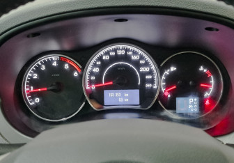 Подержанный автомобиль Renault Koleos 2013 года (16 фото)