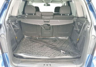 Подержанный автомобиль Opel Zafira Compactvan 2008 года (19 фото)