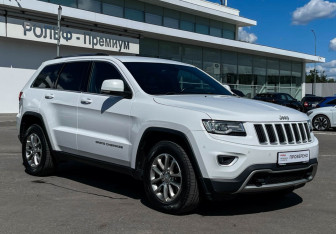 Подержанный автомобиль Jeep Grand Cherokee 2016 года (3 фото)