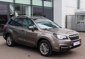 Подержанный автомобиль Subaru Forester Suv 2017 года (3 фото)