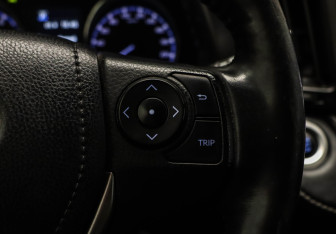 Подержанный автомобиль Toyota RAV4 2019 года (11 фото)