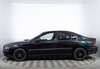 Подержанный автомобиль Volvo S60 2004 года (8 фото)