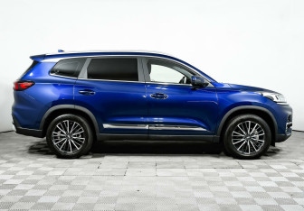 Подержанный автомобиль Chery Tiggo 8 2023 года (4 фото)