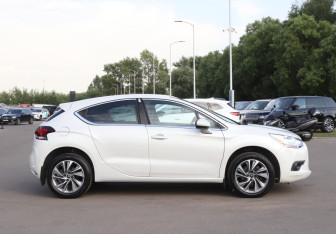 Подержанный автомобиль Citroen DS4 2015 года (4 фото)