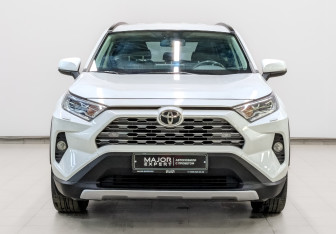 Подержанный автомобиль Toyota RAV4 2020 года (2 фото)