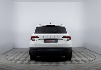 Подержанный автомобиль Skoda Karoq 2020 года (6 фото)
