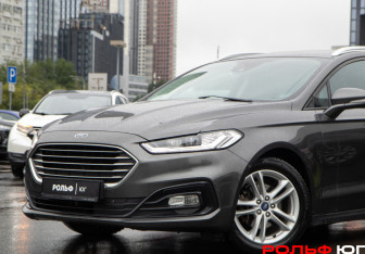 Подержанный автомобиль Ford Mondeo Wagon 2019 года (17 фото)