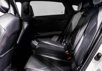 Подержанный автомобиль Changan UNI-V 2023 года (13 фото)