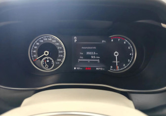 Подержанный автомобиль Genesis G70 2022 года (11 фото)