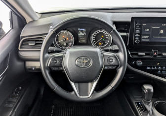 Подержанный автомобиль Toyota Camry Sedan 2022 года (21 фото)