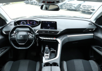 Подержанный автомобиль Peugeot 3008 2019 года (12 фото)