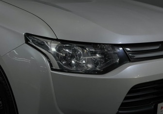 Подержанный автомобиль Mitsubishi Outlander 2013 года (15 фото)