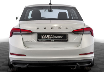 Подержанный автомобиль Skoda Rapid Liftback 2021 года (6 фото)