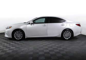 Подержанный автомобиль Lexus ES 2014 года (8 фото)