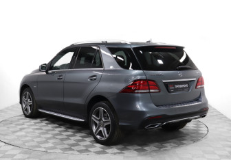 Подержанный автомобиль Mercedes-Benz GLE 2018 года (7 фото)
