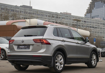 Подержанный автомобиль Volkswagen Tiguan 2020 года (5 фото)