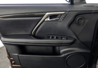 Подержанный автомобиль Lexus RX 2018 года (19 фото)