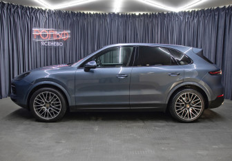 Подержанный автомобиль Porsche Cayenne 2018 года (8 фото)