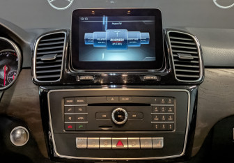 Подержанный автомобиль Mercedes-Benz GLE 2016 года (17 фото)