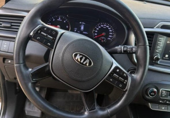 Подержанный автомобиль Kia Sorento 2019 года (20 фото)
