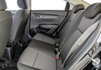 Подержанный автомобиль Kia Rio Sedan 2022 года (12 фото)