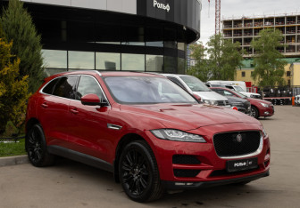 Подержанный автомобиль Jaguar F-Pace 2017 года (2 фото)