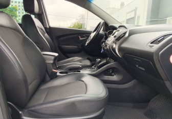 Подержанный автомобиль Hyundai ix35 2014 года (11 фото)