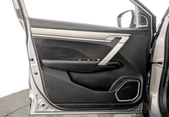 Подержанный автомобиль Geely Coolray 2022 года (19 фото)