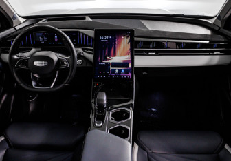 Подержанный автомобиль Geely Atlas 2024 года (11 фото)