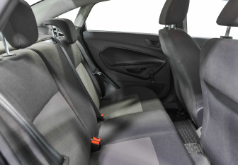 Подержанный автомобиль Ford Fiesta Sedan 2018 года (10 фото)