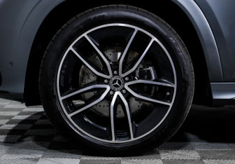 Подержанный автомобиль Mercedes-Benz GLE 2024 года (15 фото)